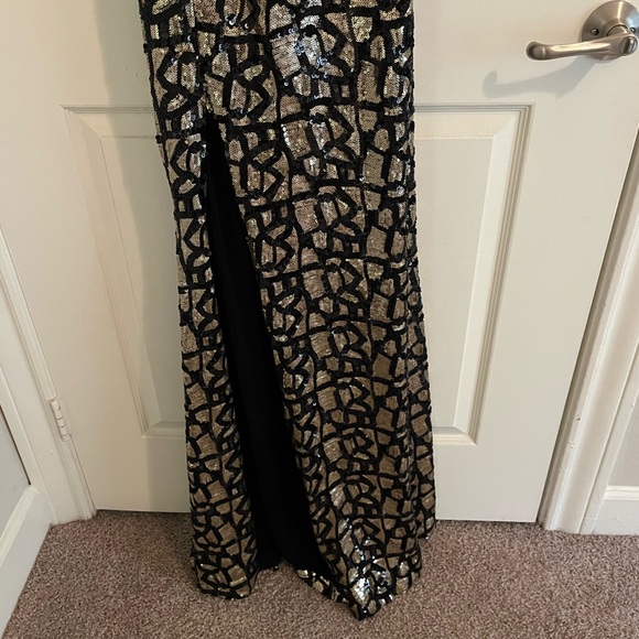 Windsor women’s designer black and gold full length sequin dress/gown - Picture 4 of 9